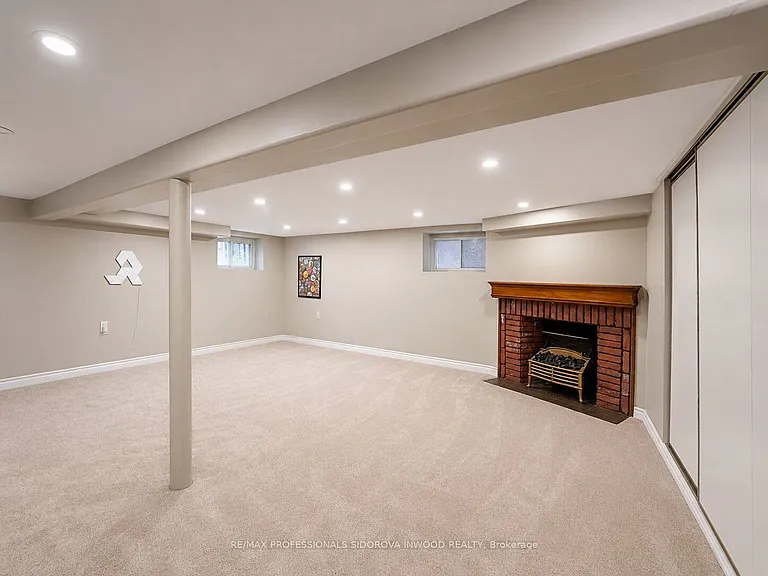 112 Clendenan Ave — Photo 14