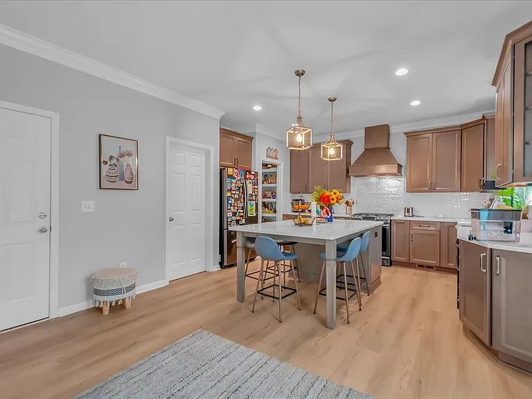 6000 Thrush Ct — Photo 22