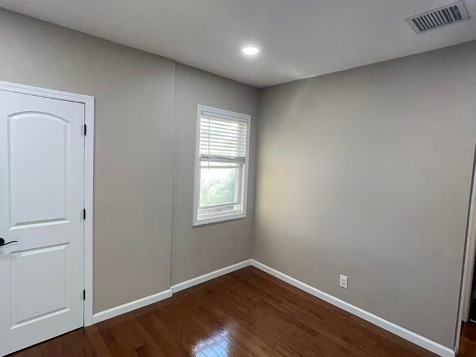 1st image of 126 Mills Ave Floor 2