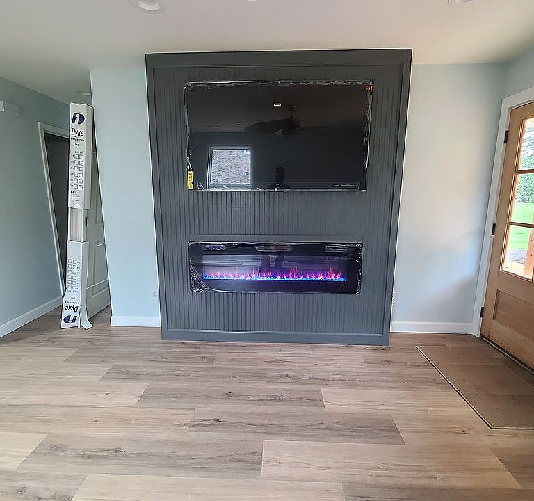 2nd image of 212 Parkview Dr