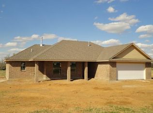 1940 Debbie Dr, Guthrie, OK 73044