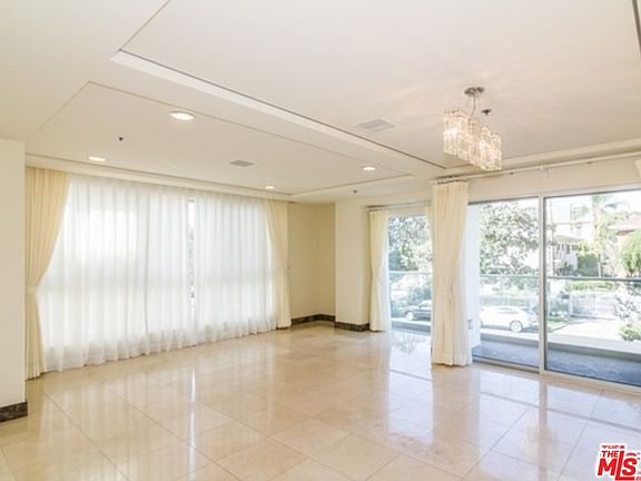 3rd image of 702 S Serrano Ave APT 203