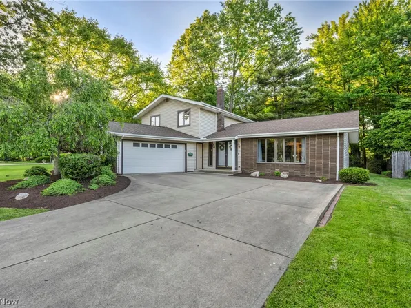 27020 Sleepy Hollow Dr, Westlake, OH 44145