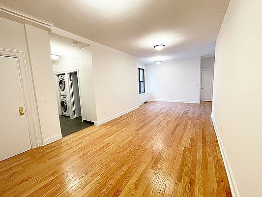 4th image of 680 W End Ave #11C