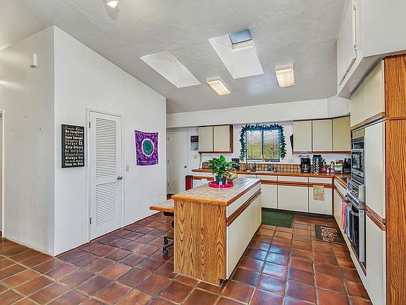 5th image of 20535 Broadway