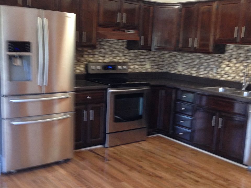 1st image of 102 Berry Ln