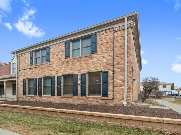 1776 Bristol Walk, Hoffman Estates, IL 60169