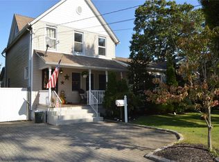 374 S Broadway, Lindenhurst, NY 11757