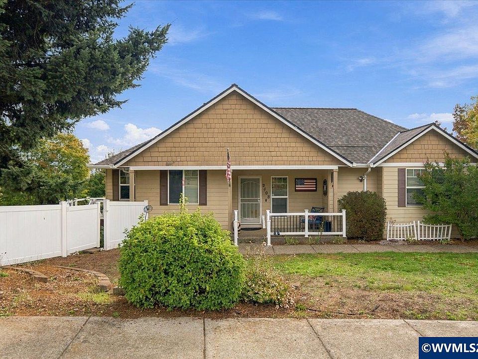 1st image of 2408 SW Oakwood Dr