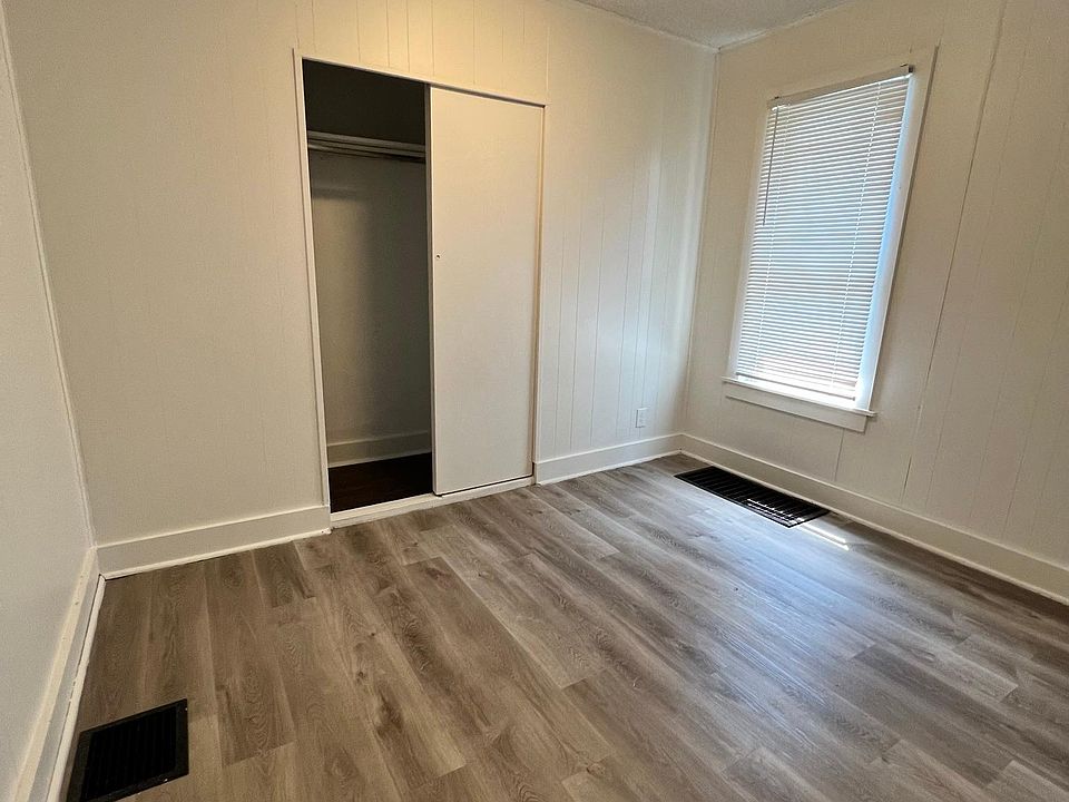 1st image of 1830 E 83rd Ter