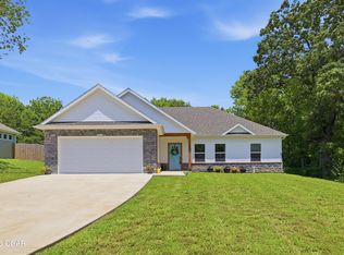 112 County Ln, Goodman, MO 64843