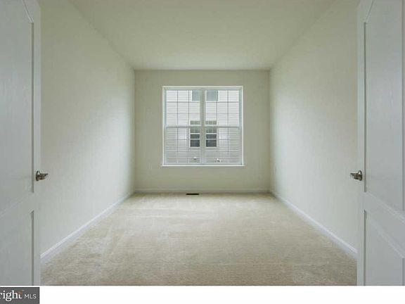 4th image of 613 Garden Gate Dr