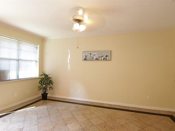 5th image of 9400 Bellaire Blvd Unit 308