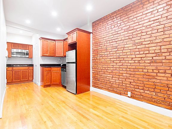 5th image of 278 E 10th St APT 6A