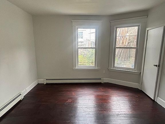 5th image of 143 Hill St #1