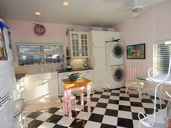 3rd image of 918 N M Street #1