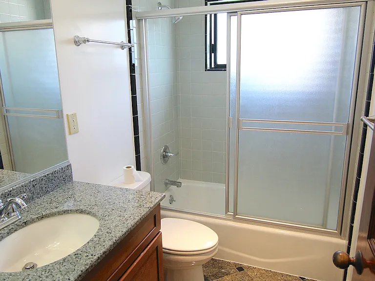 632 N Sweetzer Ave #8 — Photo 7