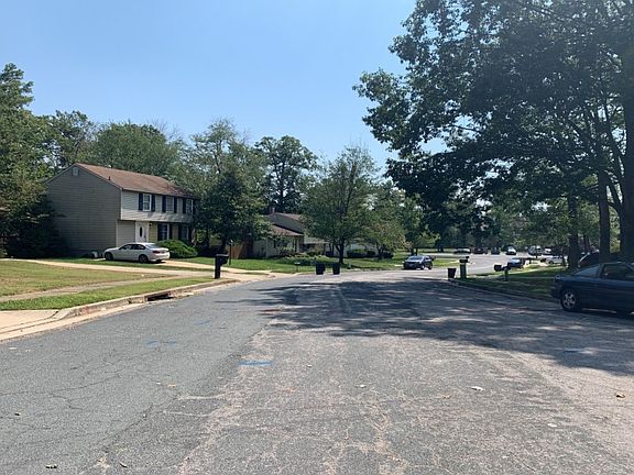 5th image of 10 Holshire Ct