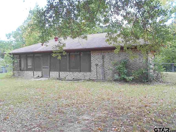5th image of 207 Elaine Dr