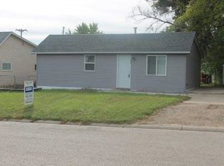 124 2nd Ave, Burlington, ND 58722