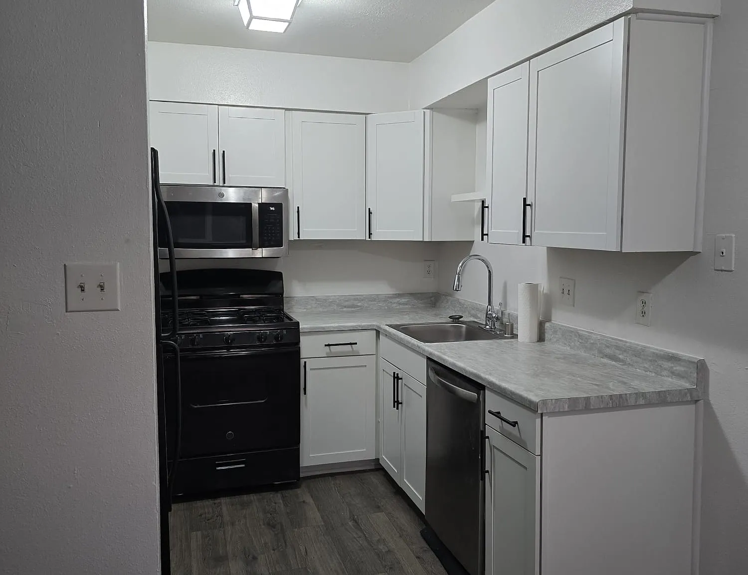 1233 Menaul Blvd NW — Photo 1