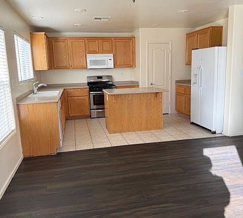 3rd image of 4205 Becket Ct