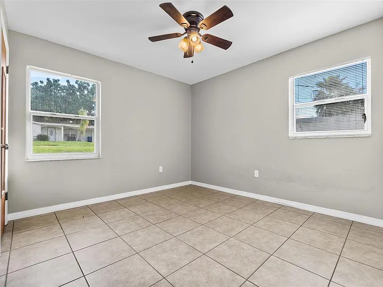 122 Gordon Dr — Photo 10