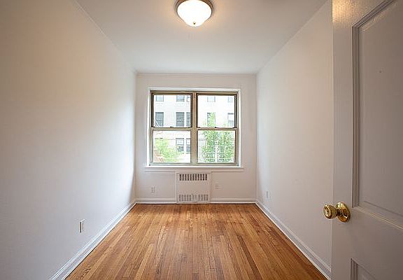 4th image of 100 8th Ave APT 3C