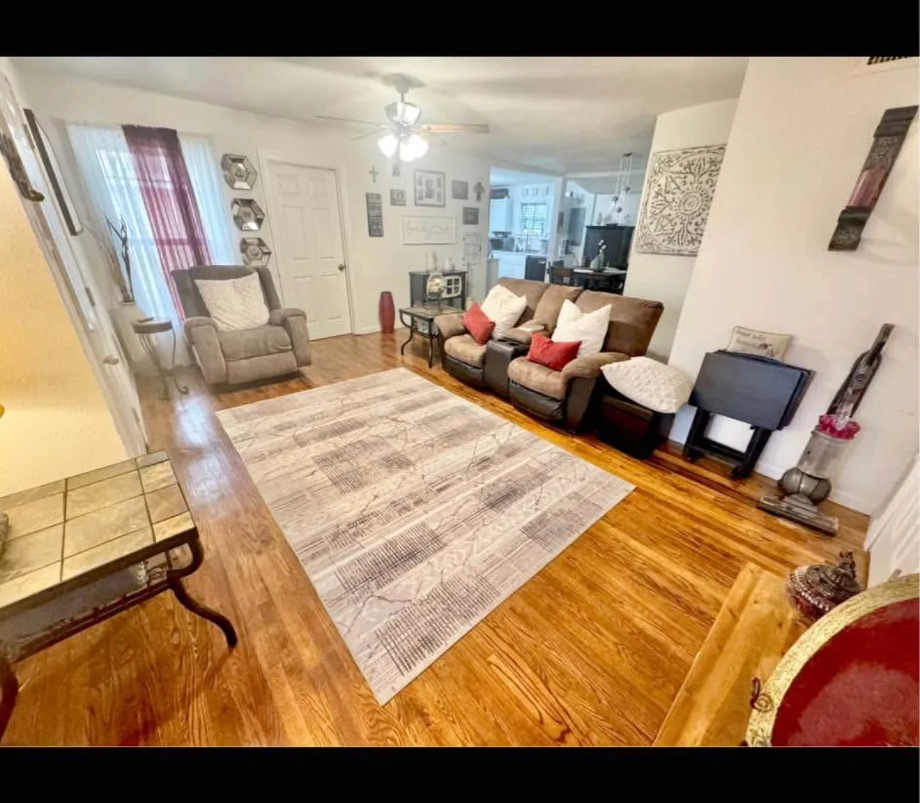 2819 Hilltop Dr — Photo 3
