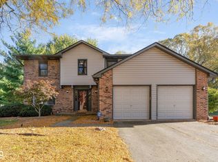 7694 Prairieview Dr, Fishers, IN 46038