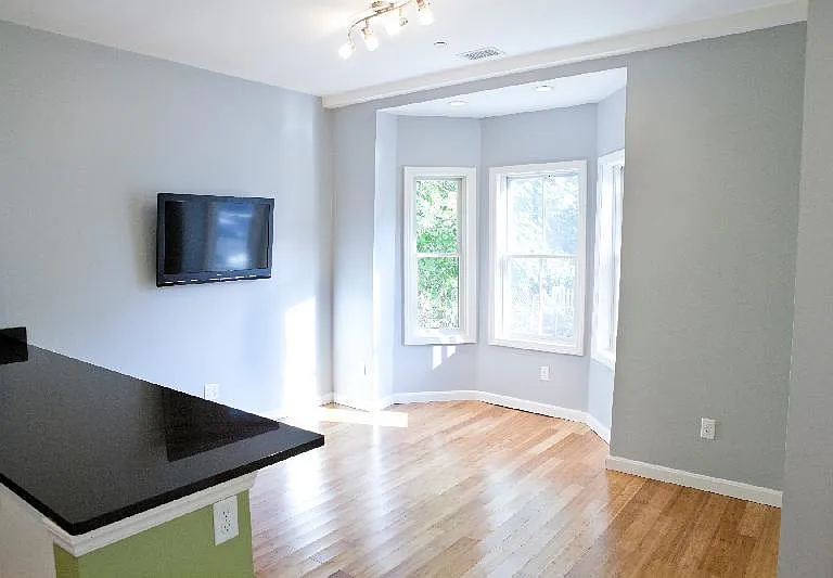 23 Evergreen St #2R — Photo 4
