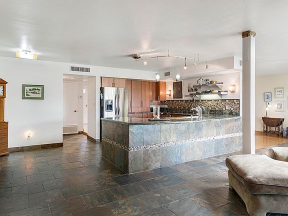 4th image of 2513 N 61st Way