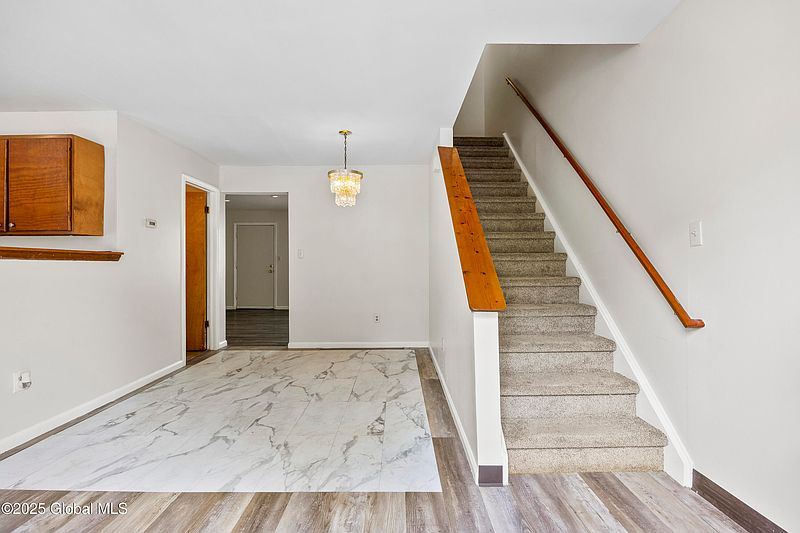 4th image of 24 Delaware Street