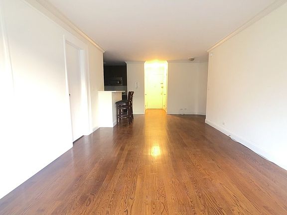 4th image of 333 E 34th St APT 6M