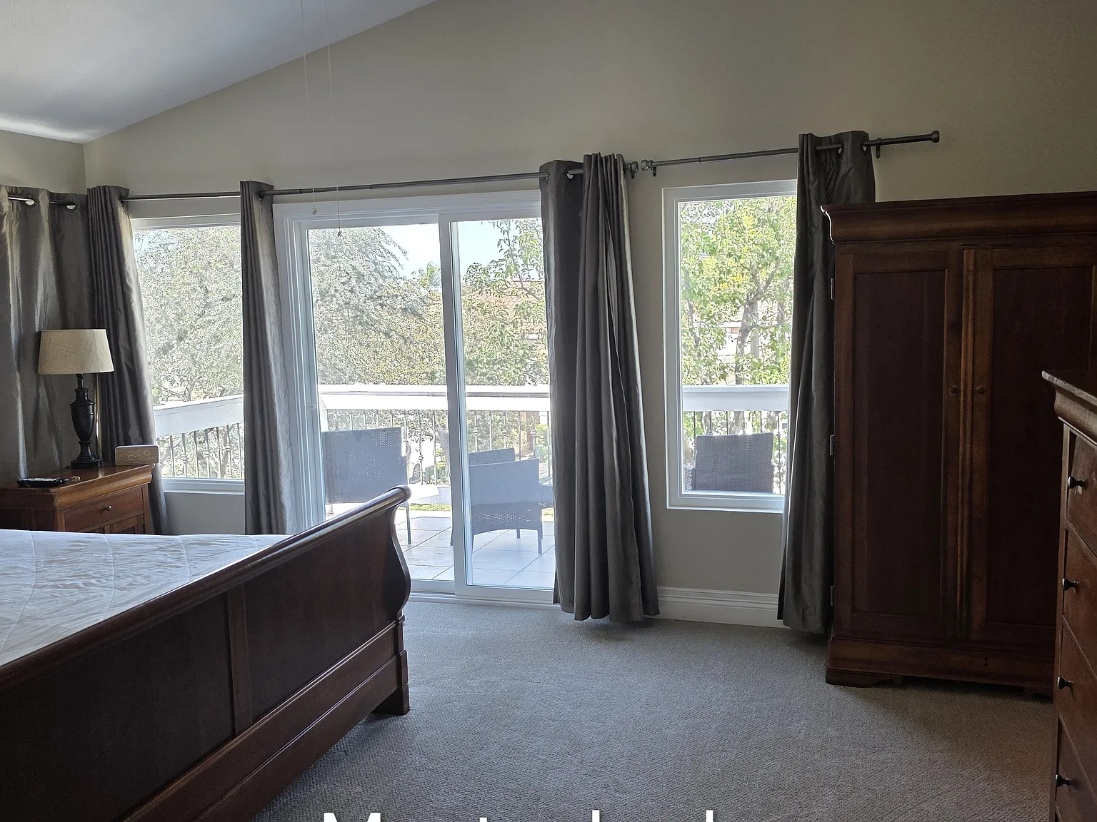 4424 Foxrun Dr — Photo 2