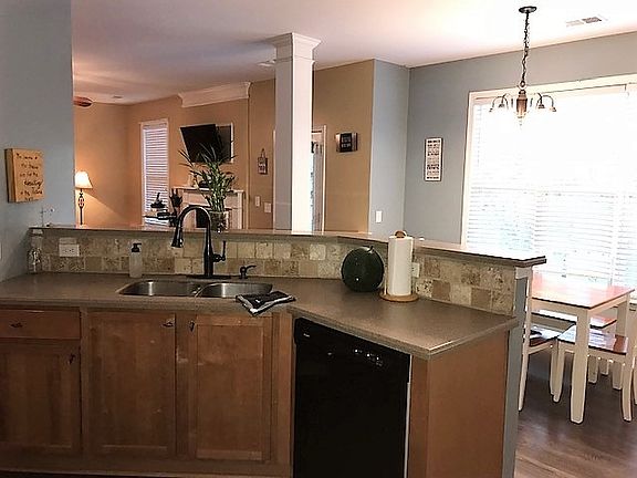 4th image of 217 Hearthwood Dr