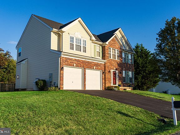 2nd image of 26 Rebel Ln