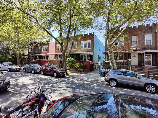 Rented by Signature Property Realty | media 30