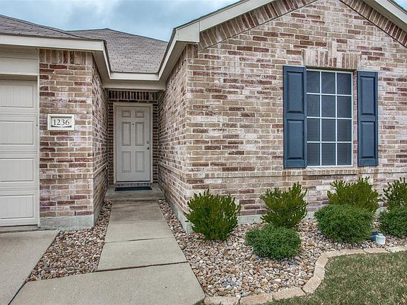 2nd image of 1236 Foxglove Ln