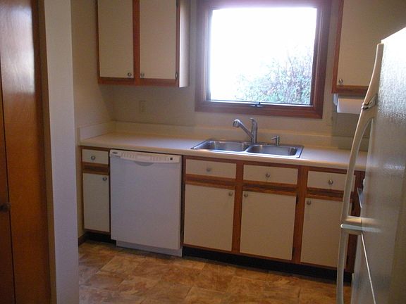 3rd image of 1361 Azalea Dr