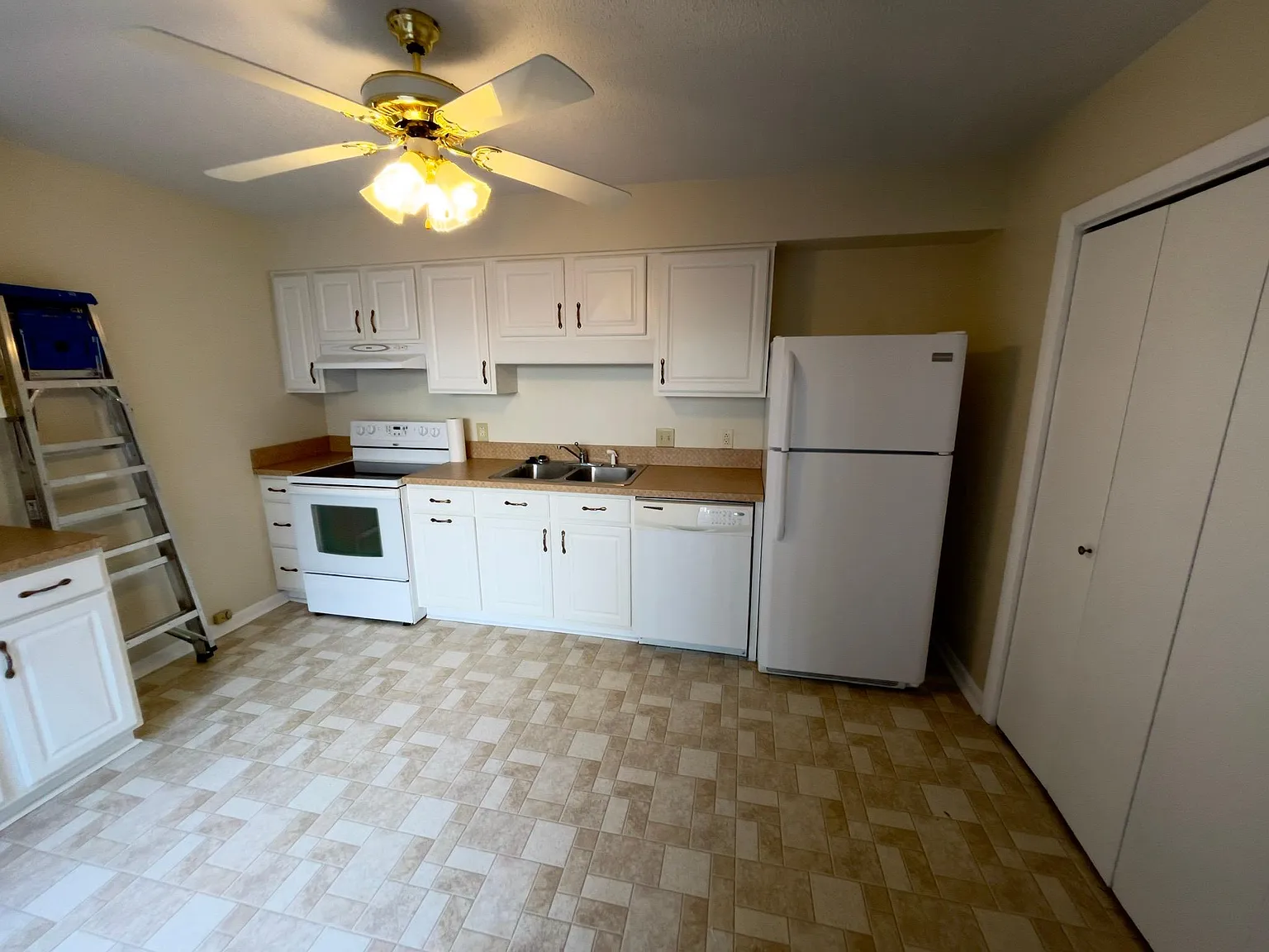 2 bed, 1312 sqft, $1,300 — Photo 3