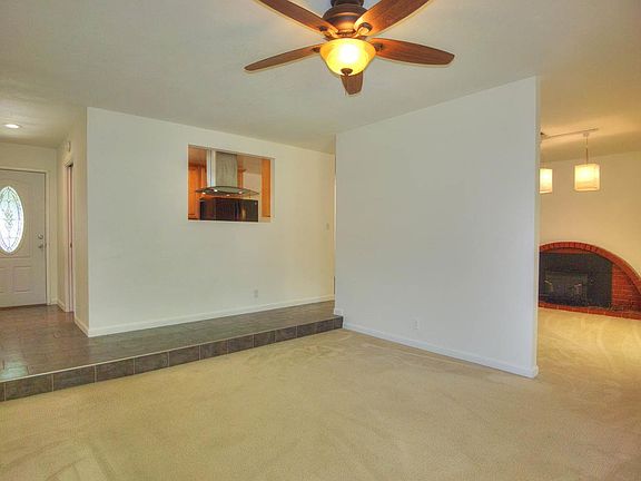 5th image of 2453 Medallion Dr