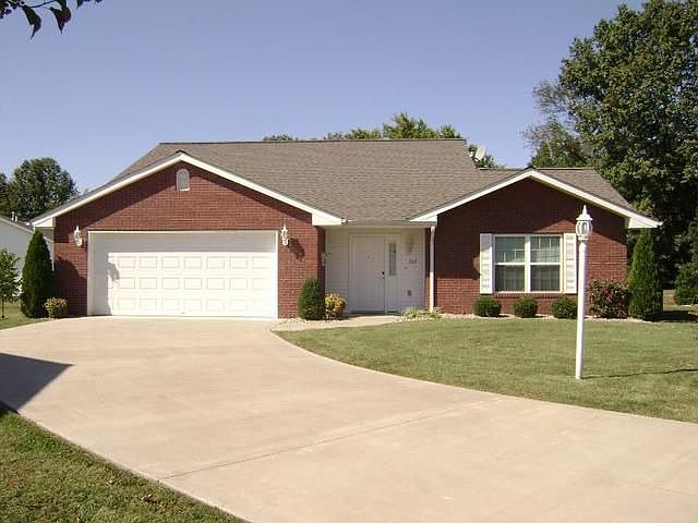 1st image of 506 Lexington Ct
