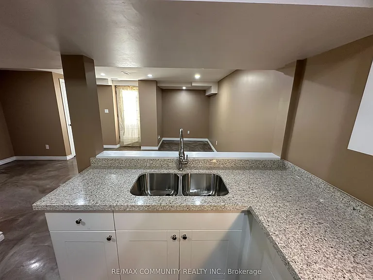 260 Inspire Blvd #BASEMENT — Photo 7