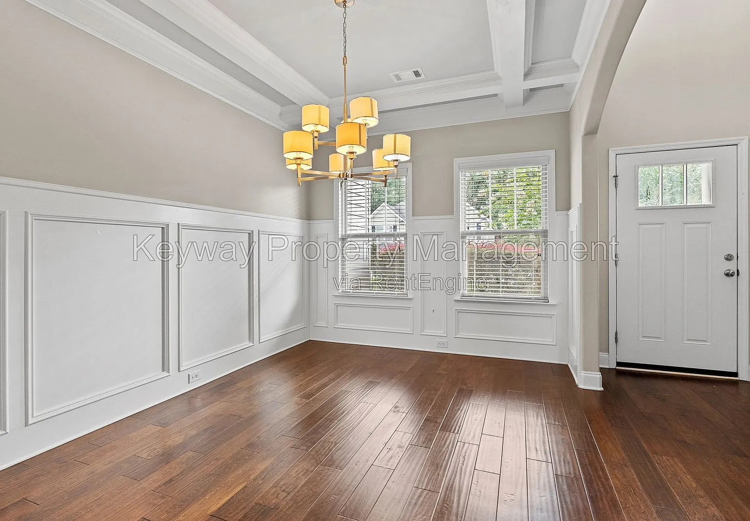 4 bed, 3.0 bath, 2366 sqft, $2,430 — Photo 4