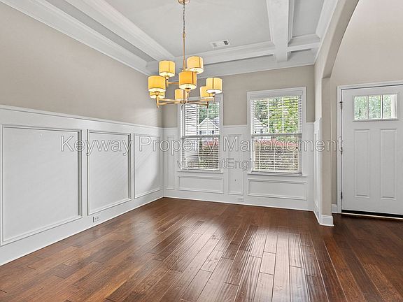 4th image of 215 Ryan Ln