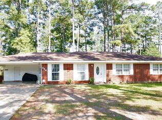 486 Edgewood Dr, Pineville, LA 71360
