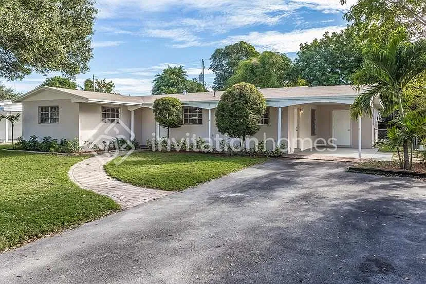 4724 NW 4th St Plantation, FL 33317 — Photo 1