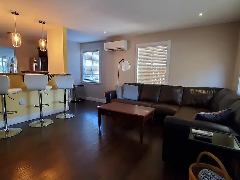 207 E Kaley St — Photo 5