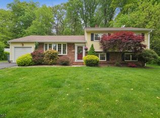 70 Sutton Dr, Berkeley Heights, NJ 07922